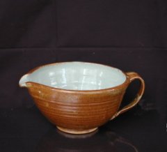 mixing bowlw/handle.jpg